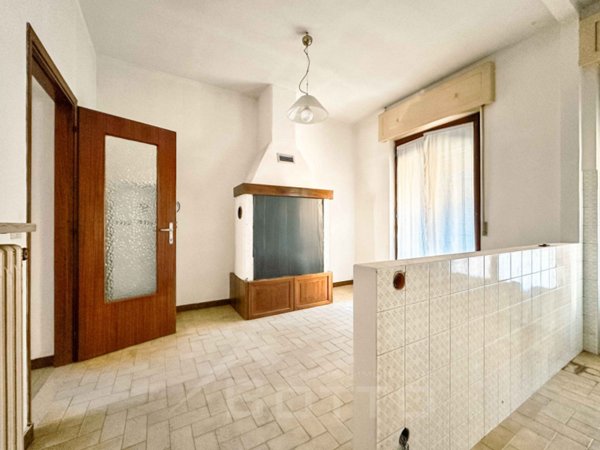 casa indipendente in vendita ad Omegna in zona Crusinallo
