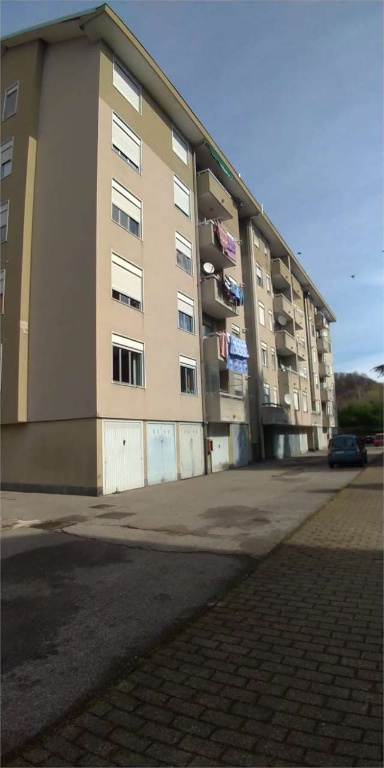 appartamento in vendita ad Omegna in zona Cireggio
