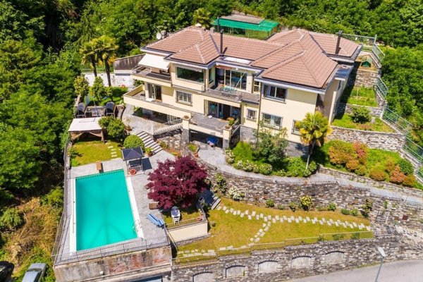 casa indipendente in vendita ad Omegna