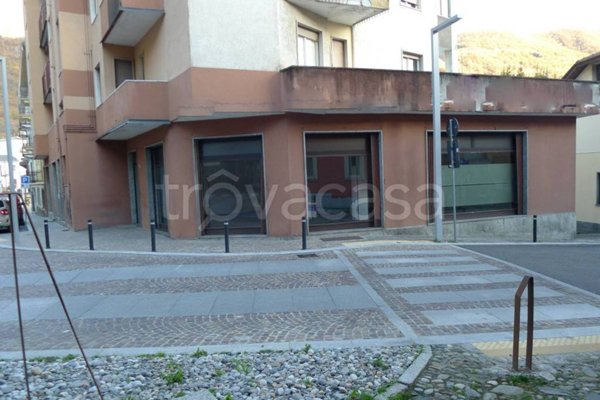 negozio in vendita ad Omegna