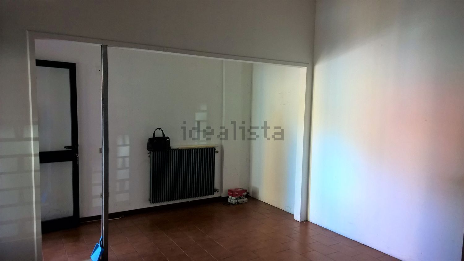 negozio in vendita ad Omegna in zona Crusinallo