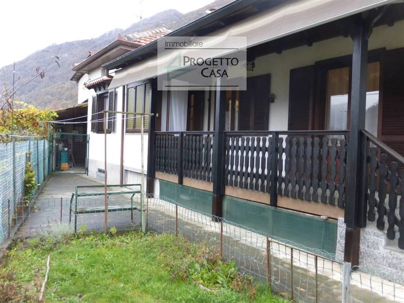 casa indipendente in vendita ad Omegna in zona Borca