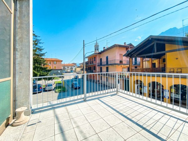 appartamento in vendita ad Omegna in zona Crusinallo