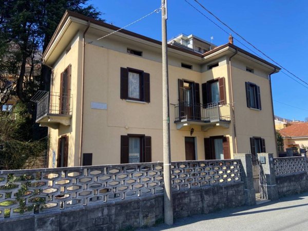 casa indipendente in vendita ad Omegna in zona Crusinallo