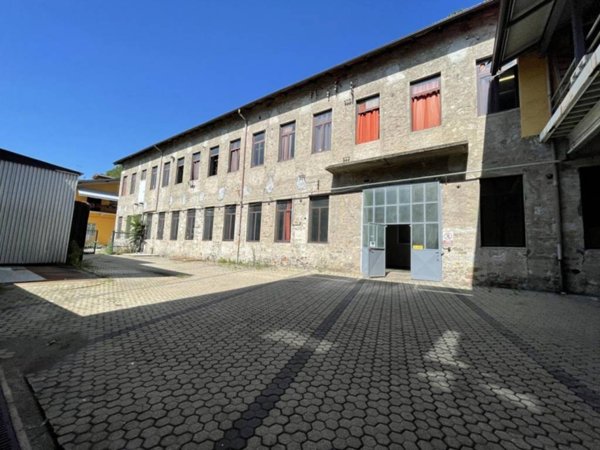 locale commerciale in vendita ad Omegna