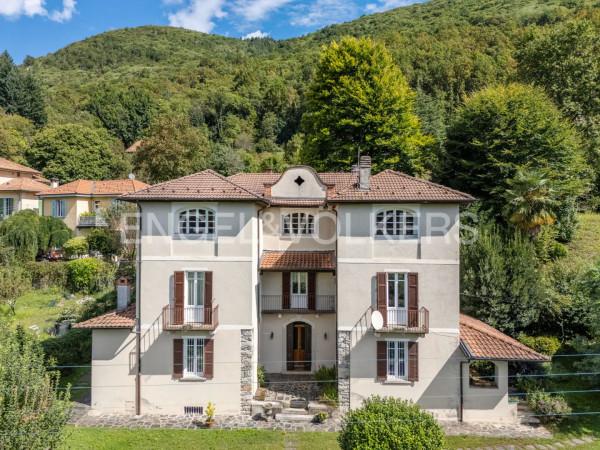 casa indipendente in vendita ad Omegna in zona Agrano