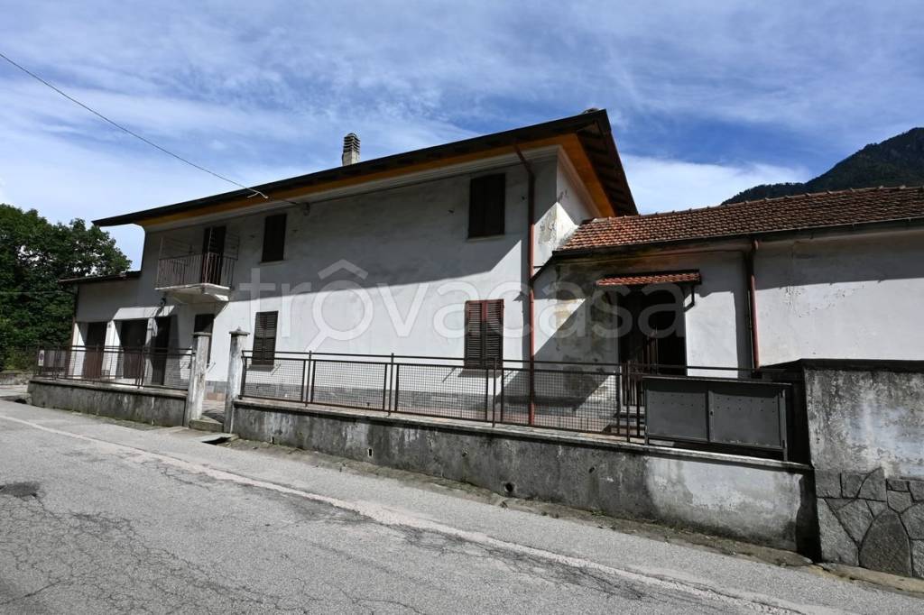 casa indipendente in vendita ad Omegna