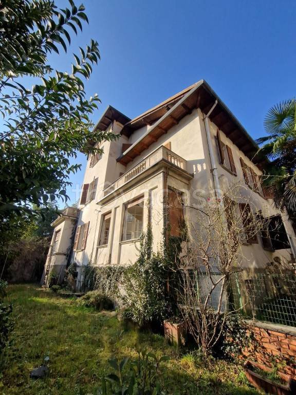 casa indipendente in vendita ad Omegna