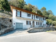 casa indipendente in vendita ad Omegna