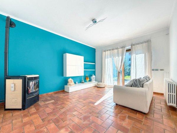 casa indipendente in vendita ad Omegna in zona Cireggio