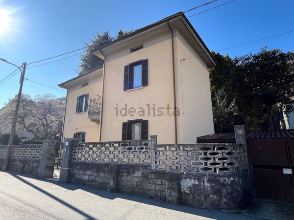 casa indipendente in vendita ad Omegna in zona Crusinallo
