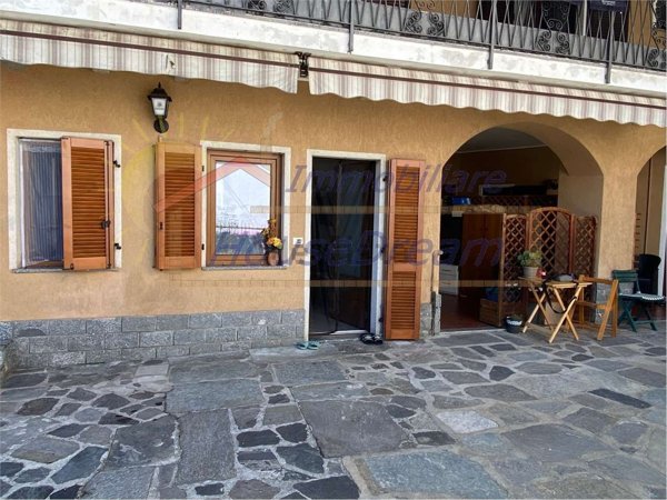 appartamento in vendita ad Omegna in zona Cireggio