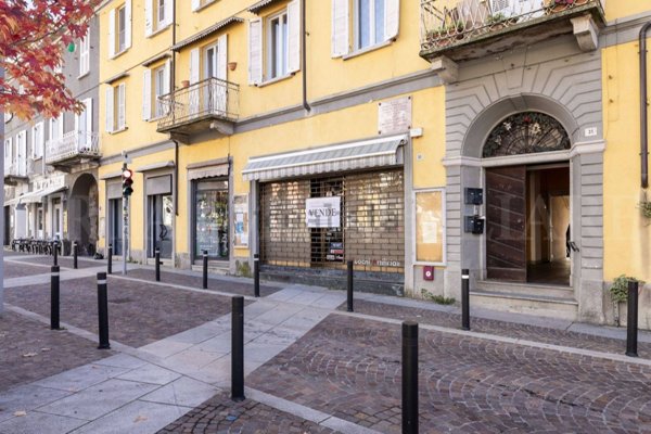 negozio in vendita ad Omegna in zona Sant'Anna