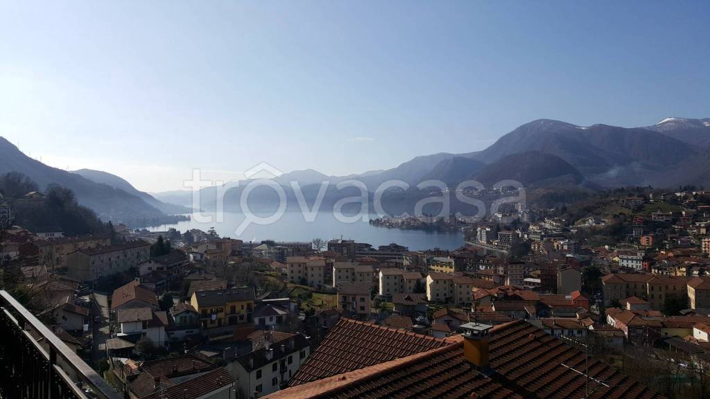 negozio in vendita ad Omegna