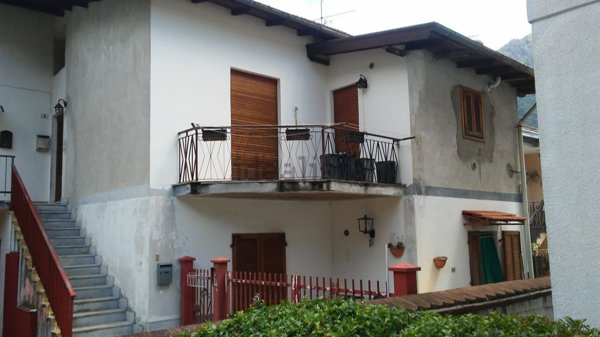 appartamento in vendita ad Omegna in zona Crusinallo