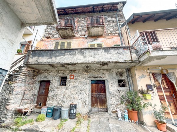 casa indipendente in vendita ad Omegna