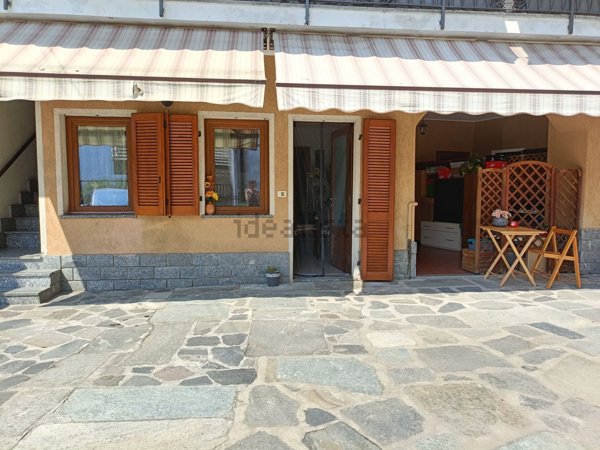 appartamento in vendita ad Omegna in zona Cireggio