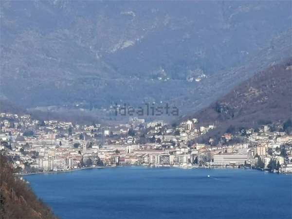 locale commerciale in vendita ad Omegna