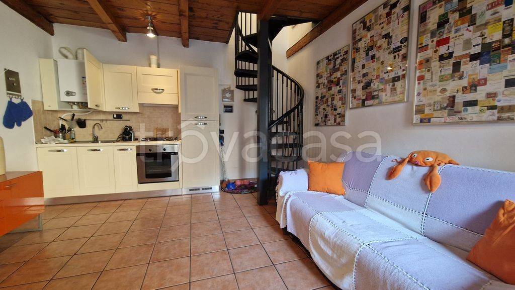 appartamento in vendita ad Omegna in zona Sant'Anna