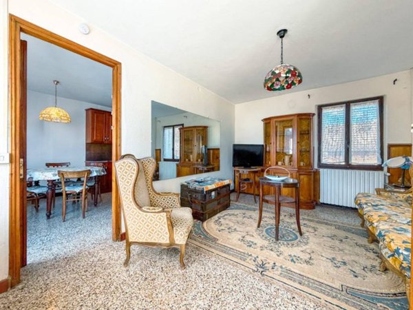 casa indipendente in vendita ad Omegna in zona Agrano