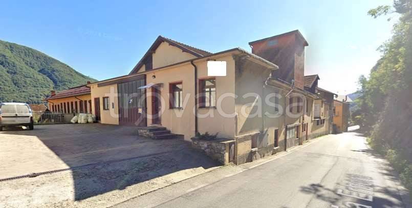 locale commerciale in vendita ad Omegna