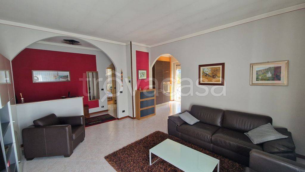 appartamento in vendita ad Omegna in zona Crusinallo