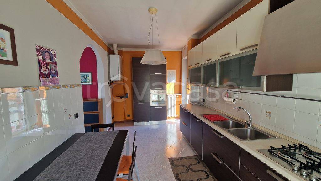 appartamento in vendita ad Omegna in zona Crusinallo