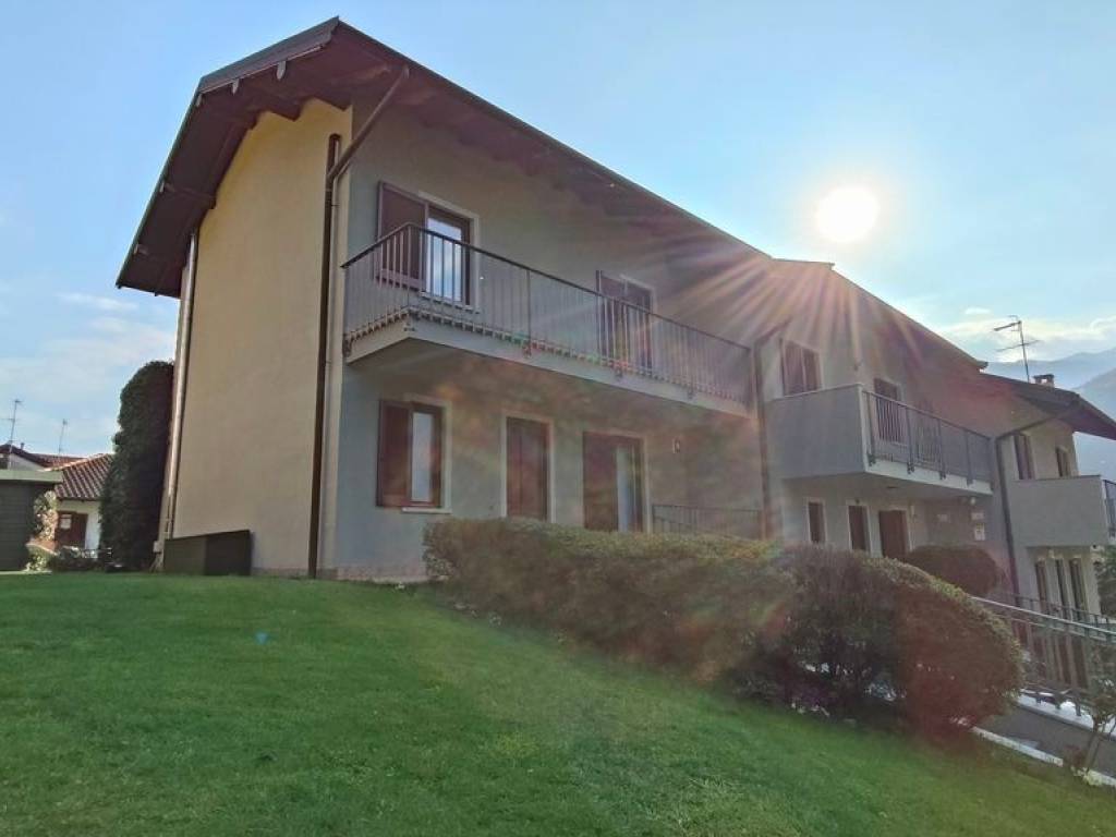 casa indipendente in vendita ad Omegna