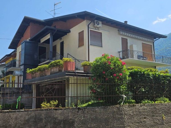 casa indipendente in vendita ad Omegna