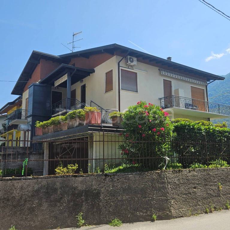 casa indipendente in vendita ad Omegna
