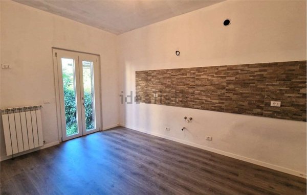 casa semindipendente in vendita ad Omegna in zona Cireggio