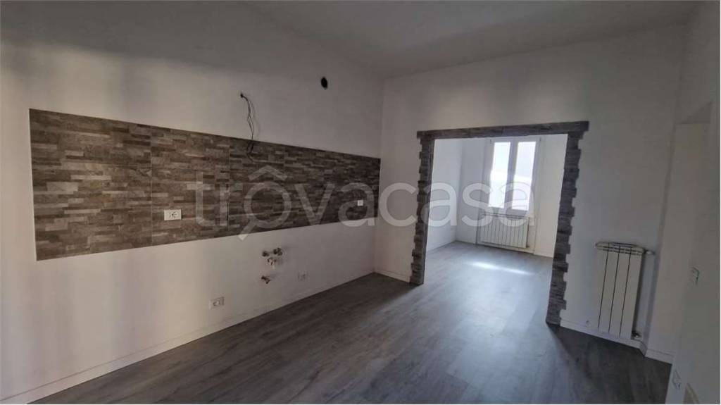 casa indipendente in vendita ad Omegna in zona Cireggio