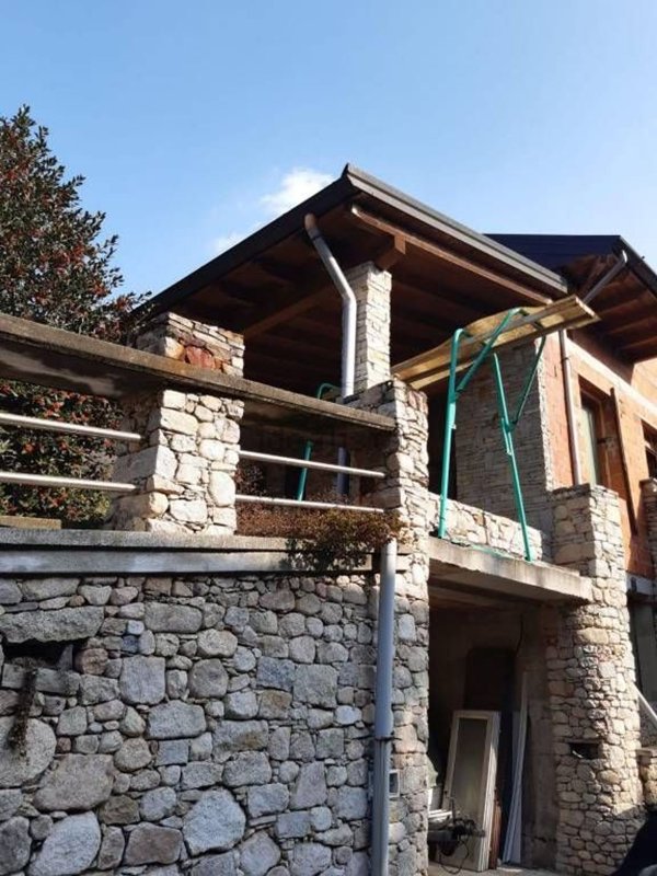 casa indipendente in vendita ad Omegna