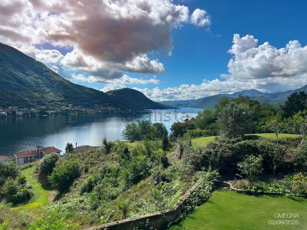 appartamento in vendita ad Omegna in zona Cireggio