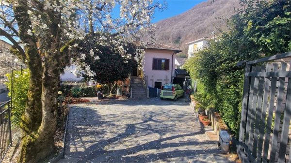 appartamento in vendita ad Omegna in zona Crusinallo