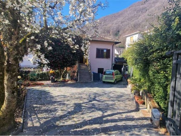 appartamento in vendita ad Omegna in zona Crusinallo