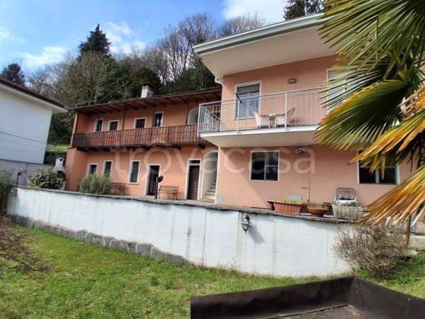 casa indipendente in vendita ad Omegna in zona Crusinallo