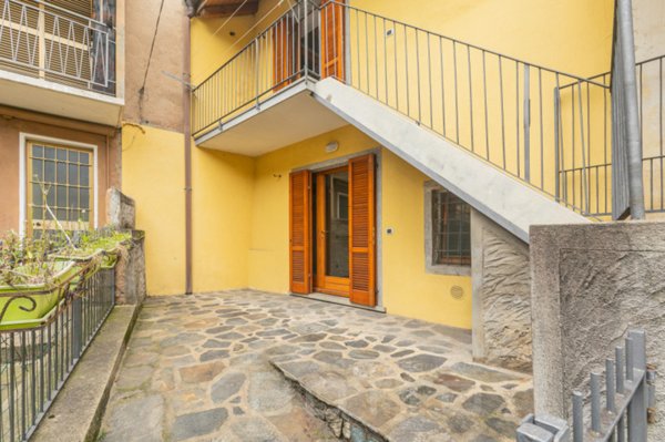appartamento in vendita ad Omegna in zona Crusinallo