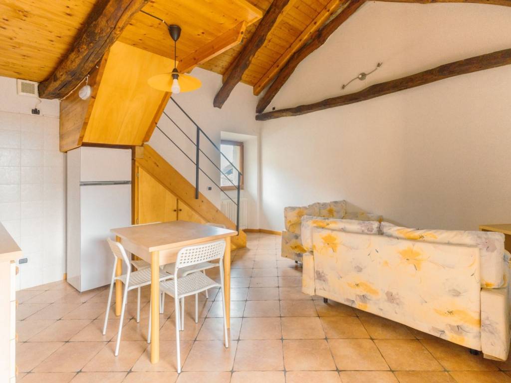 appartamento in vendita ad Omegna in zona Crusinallo