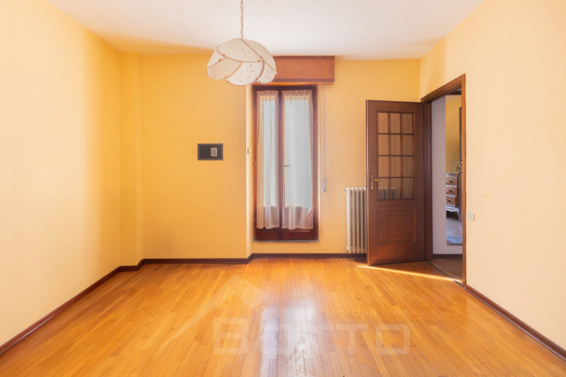 appartamento in vendita ad Omegna in zona Cireggio