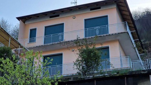 casa indipendente in vendita ad Omegna in zona Borca