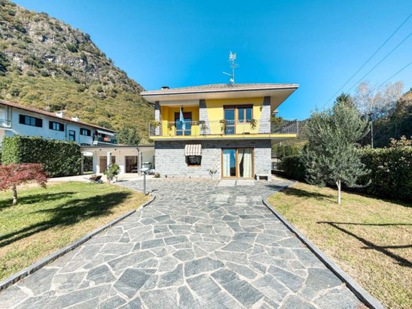 casa indipendente in vendita ad Omegna in zona Cireggio