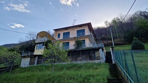 casa indipendente in vendita ad Omegna in zona Borca