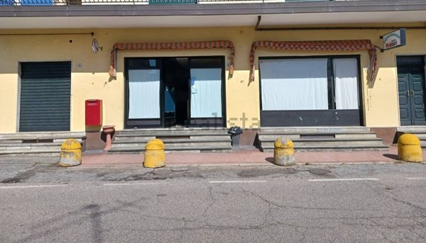 negozio in vendita ad Omegna in zona Cireggio