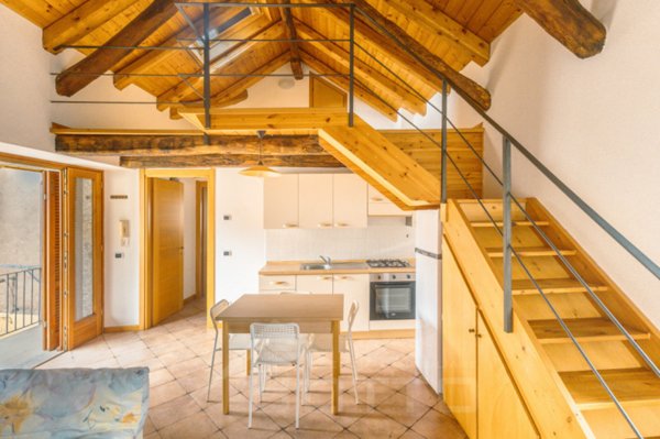 casa indipendente in vendita ad Omegna in zona Crusinallo