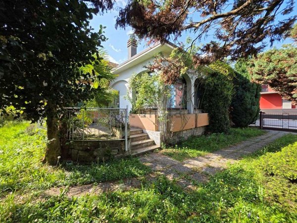 casa indipendente in vendita ad Omegna