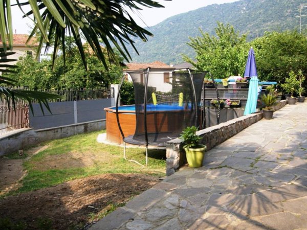 casa indipendente in vendita ad Omegna in zona Crusinallo