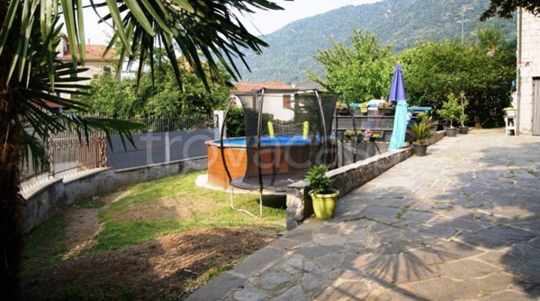 casa indipendente in vendita ad Omegna in zona Crusinallo
