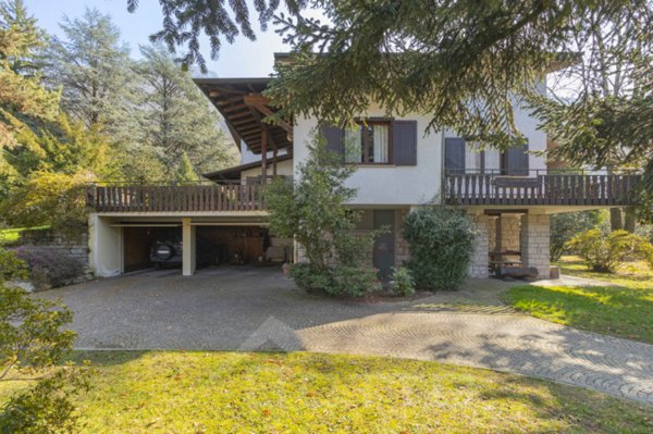 casa indipendente in vendita ad Omegna