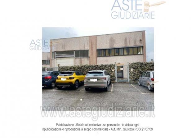 negozio in vendita ad Omegna